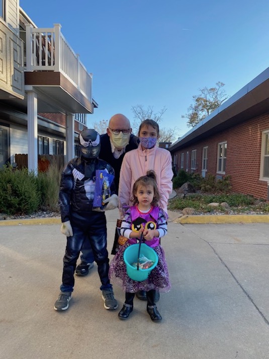 Steve with Deb Jack Grandchildren