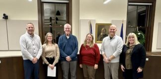 Mayor Agnew Administers Oath of Office to new Council Members