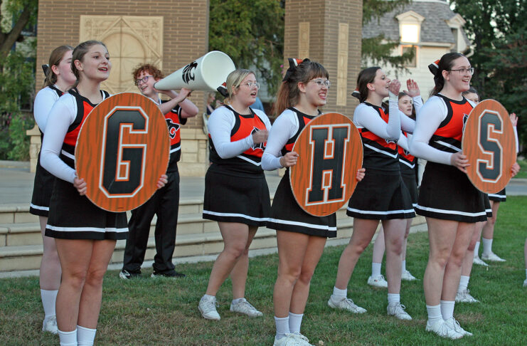 Grinnell Chamber Of Commerce Homecoming Parade Pictures and Guest Editorial